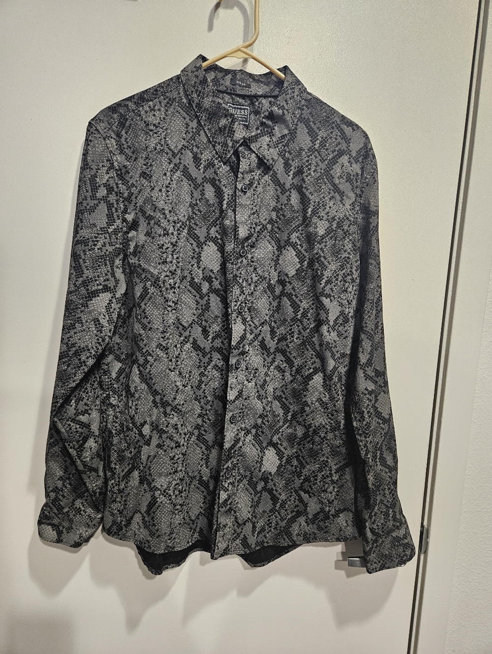 GUESS Black & Gray Snake-Print Lightweight Button Down Shirt XL Slim Fit